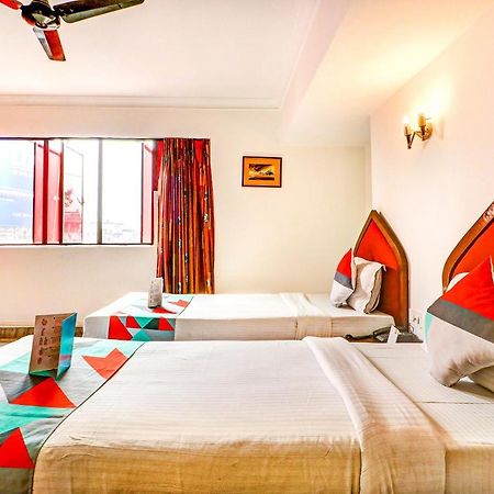 Camac Plaza Hotel Kolkata Bagian luar foto