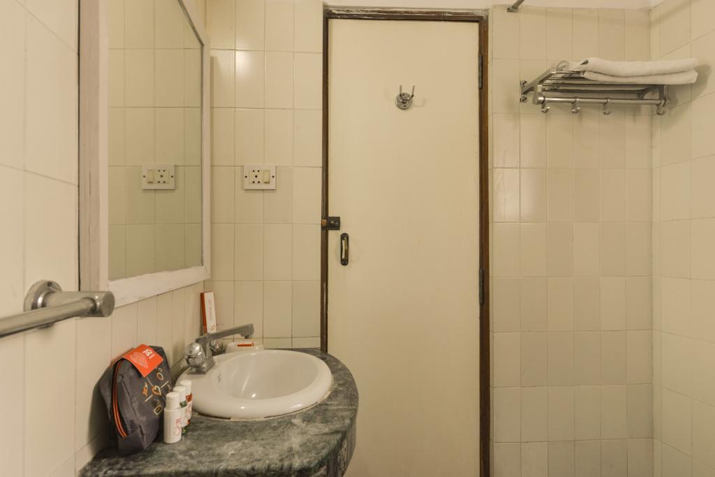 Camac Plaza Hotel Kolkata Bagian luar foto