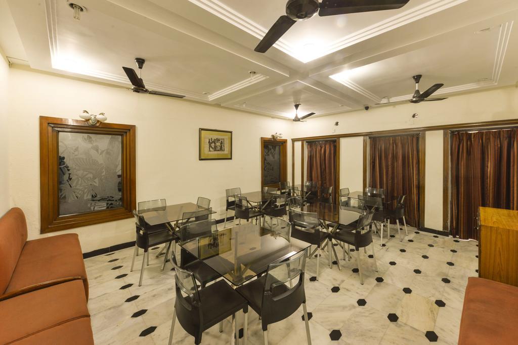 Camac Plaza Hotel Kolkata Bagian luar foto