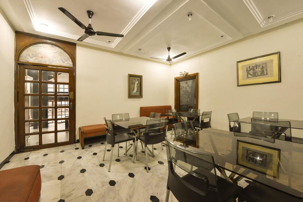 Camac Plaza Hotel Kolkata Bagian luar foto