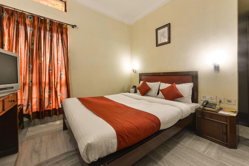 Camac Plaza Hotel Kolkata Bagian luar foto