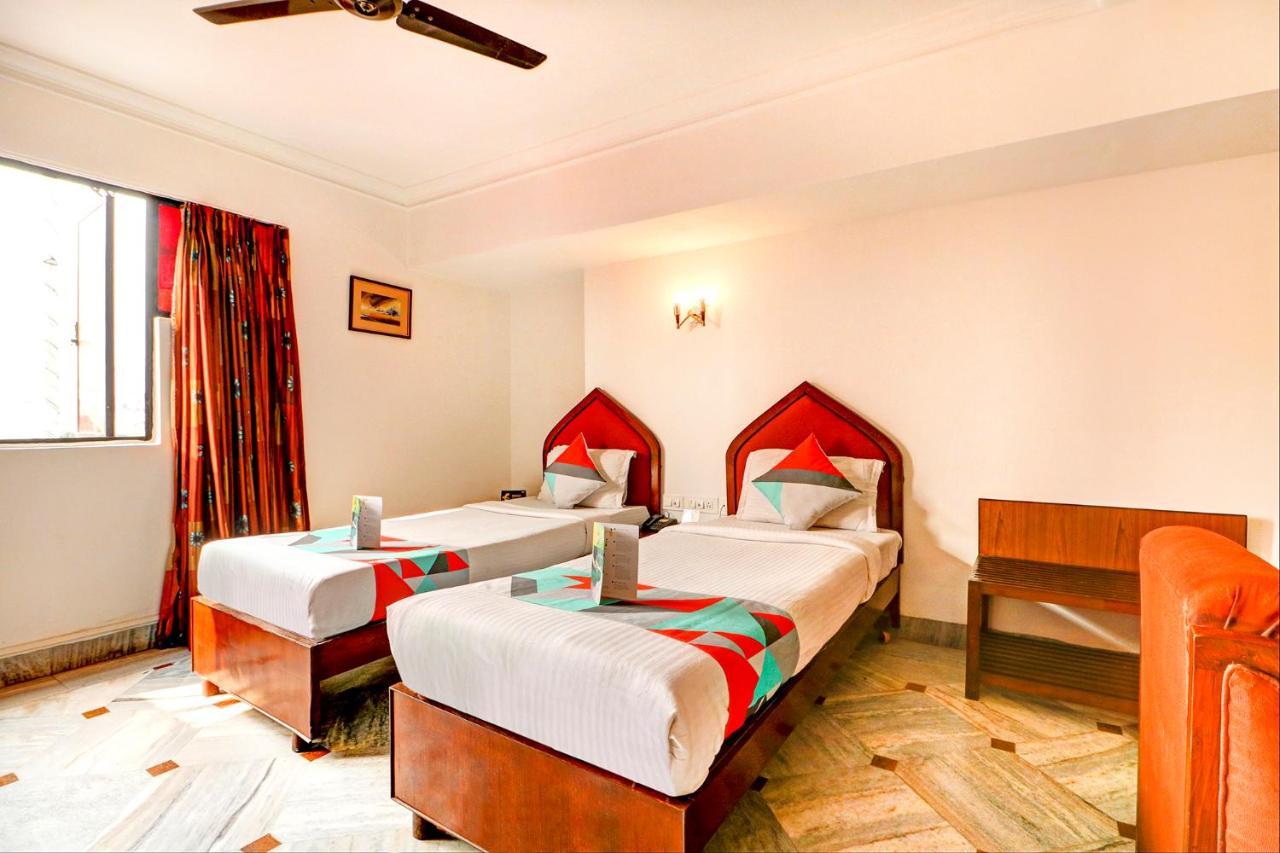 Camac Plaza Hotel Kolkata Bagian luar foto