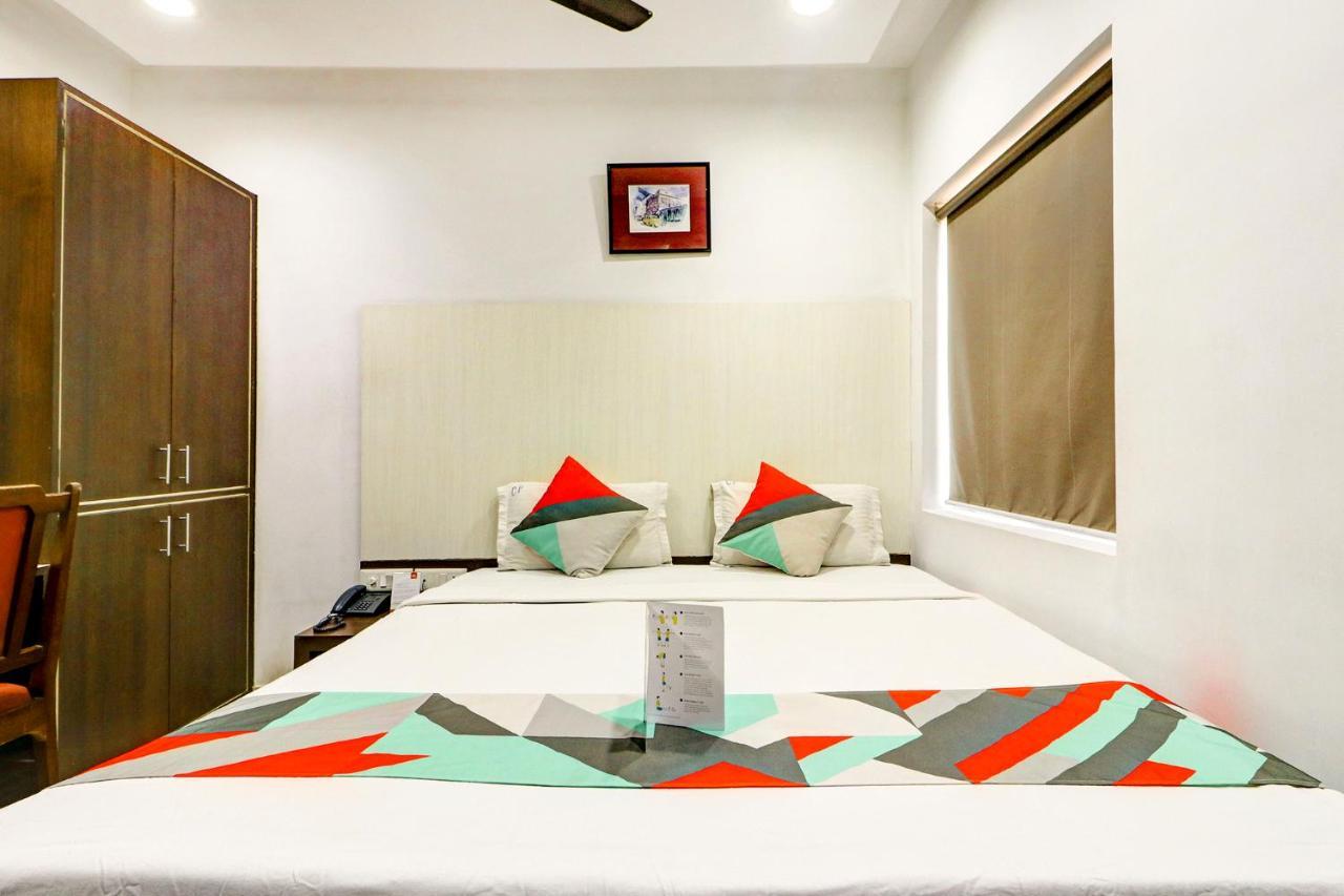 Camac Plaza Hotel Kolkata Bagian luar foto