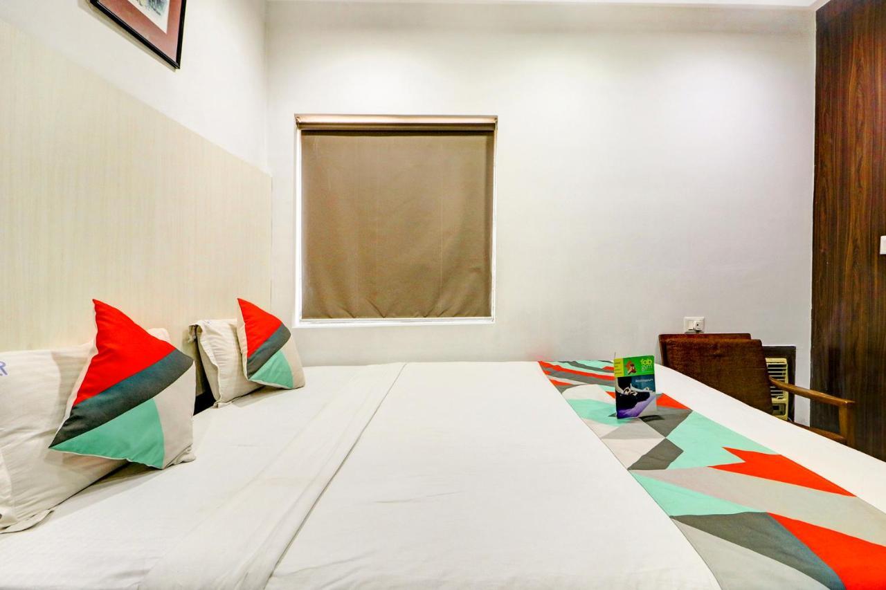 Camac Plaza Hotel Kolkata Bagian luar foto