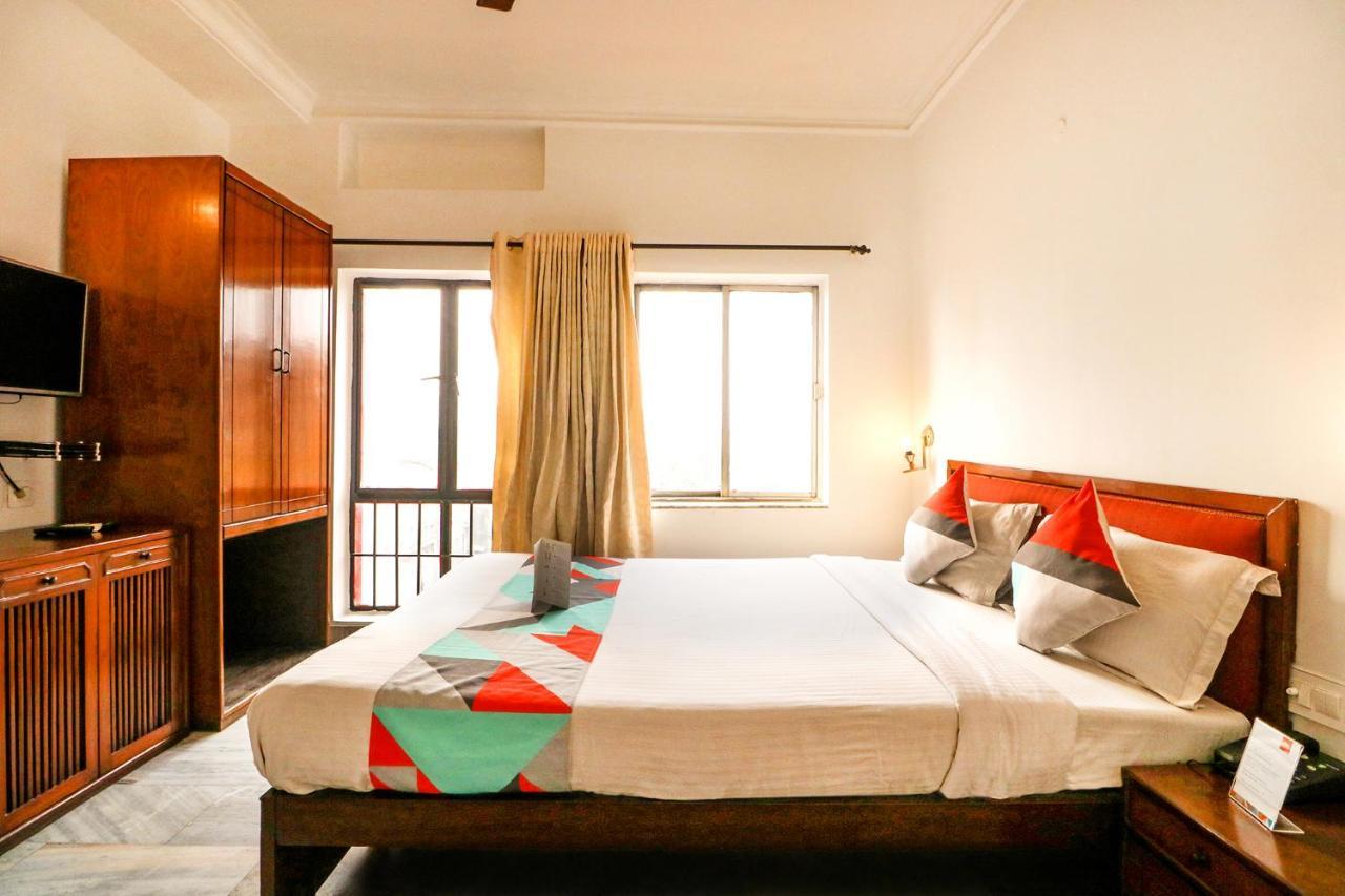 Camac Plaza Hotel Kolkata Bagian luar foto